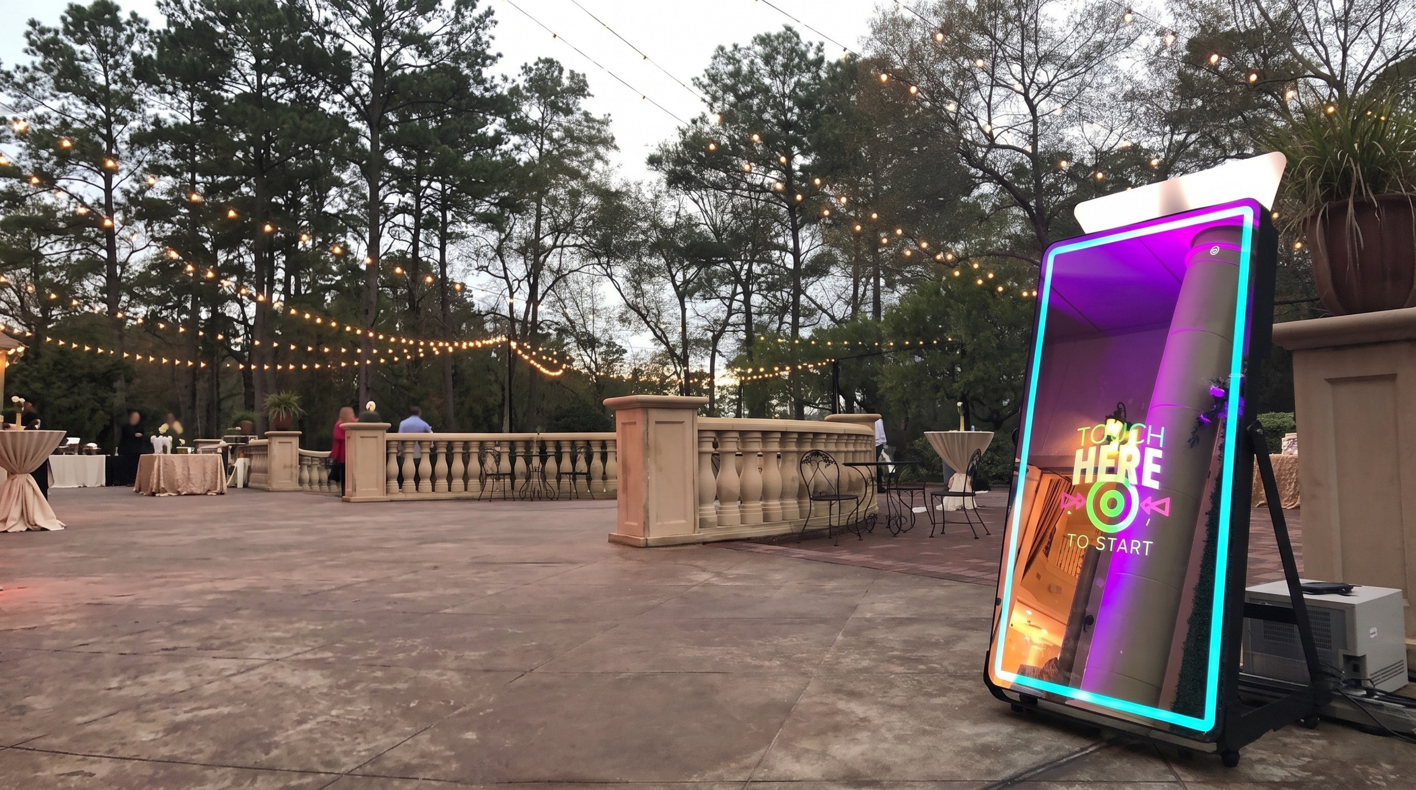 Mirror booth at an outdoor Houston wedding reception